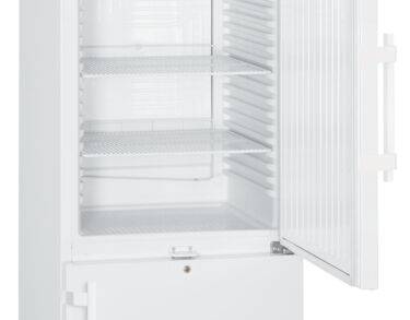 Combiné 5°C ± 3°C et -20°C, 361 litres, porte pleine
